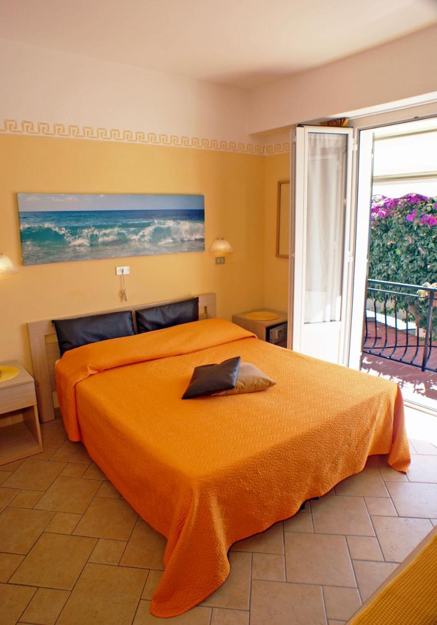 Albergo La Pineta Andora Ngoại thất bức ảnh
